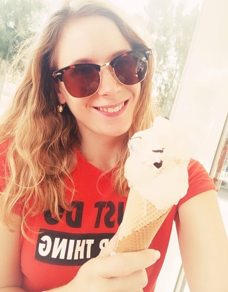 ellyedelweiss perfect model photo