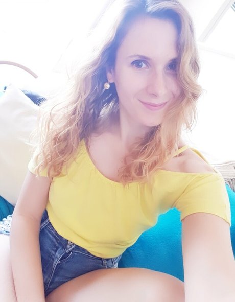 ellyedelweiss model sexy galleries