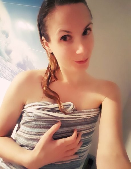 ellyedelweiss star erotic pics