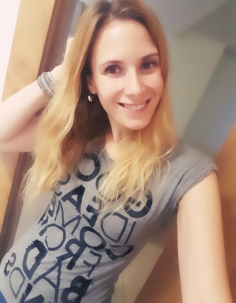 ellyedelweiss pornstar img