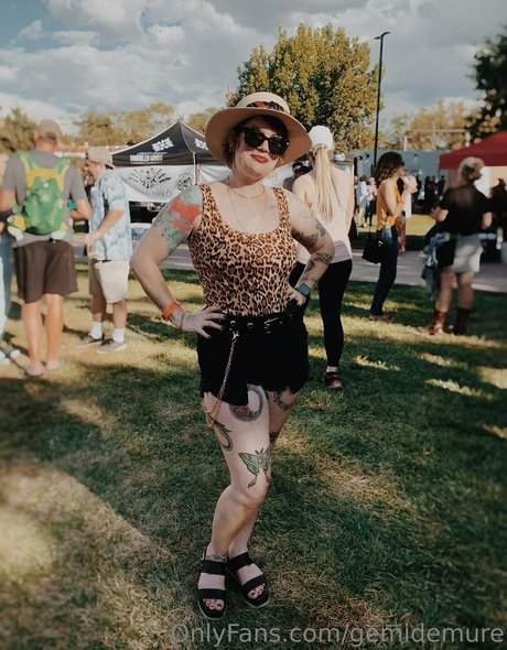 gemidemure nude model pictures