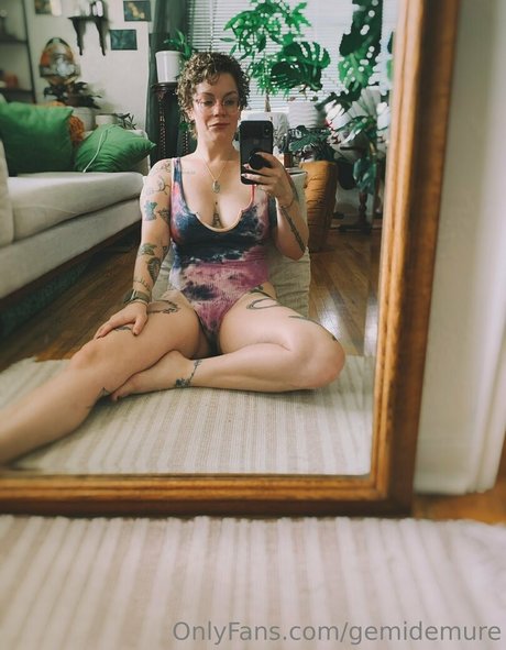 gemidemure perfect model picture