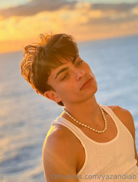 yazandiab adult model photo