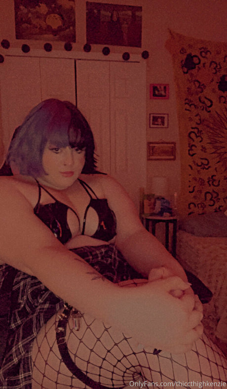 thiccthighkenzie sexy pornstar images