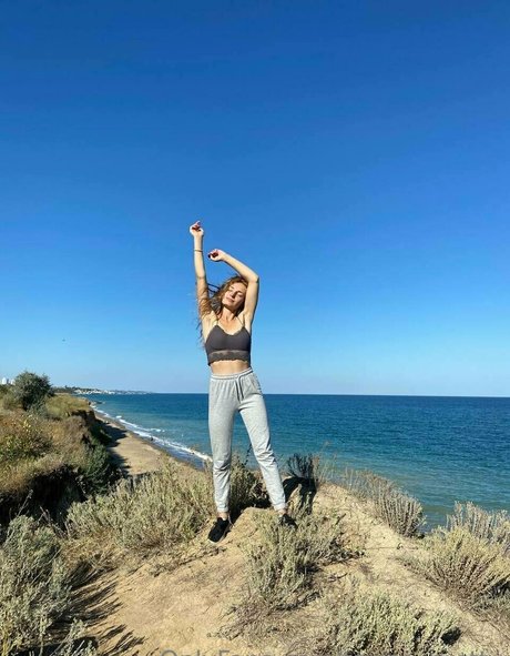 tarina pretty porn actress pics