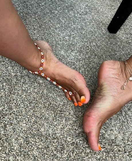 latinagoldensoles nudes star pics