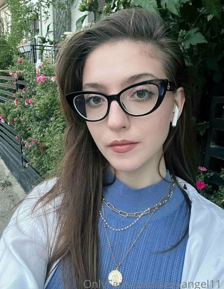 sofiaa2307 xxx pornstar picture