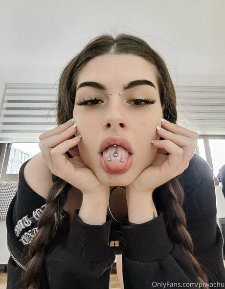 piwachu model naked pic