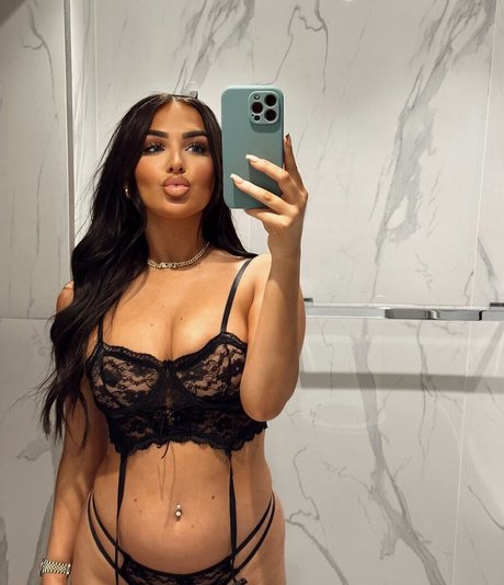 hijabi onlyfans beautiful naked picture