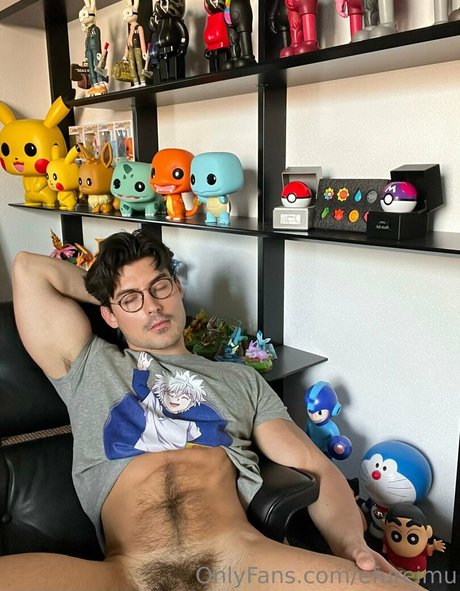 efureimu model erotic image