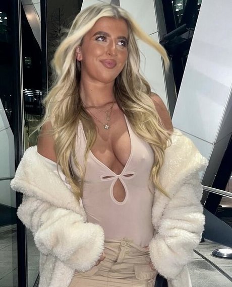 Izzy Taffs star top img