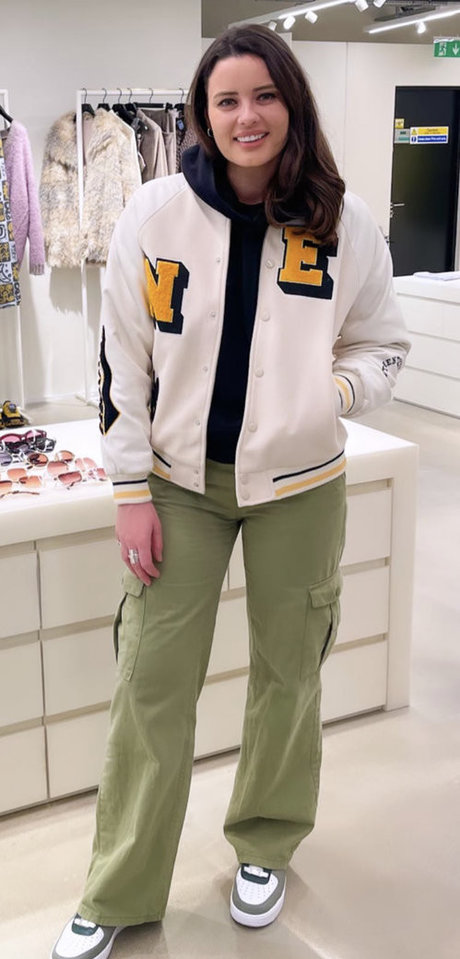 Sarah Story hot actress picture