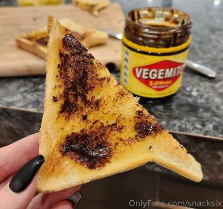 snacksixfree model nudes gallery