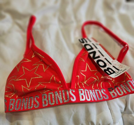 snacksixfree nude model picture