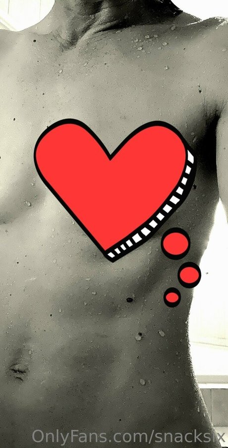 snacksixfree naked pornstar img