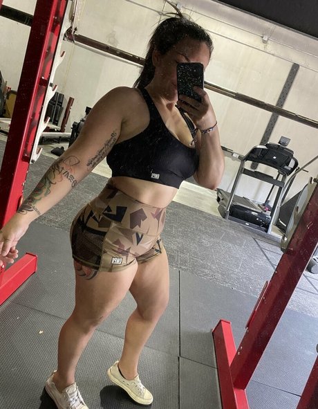 itsmellybaybee model xxx photo