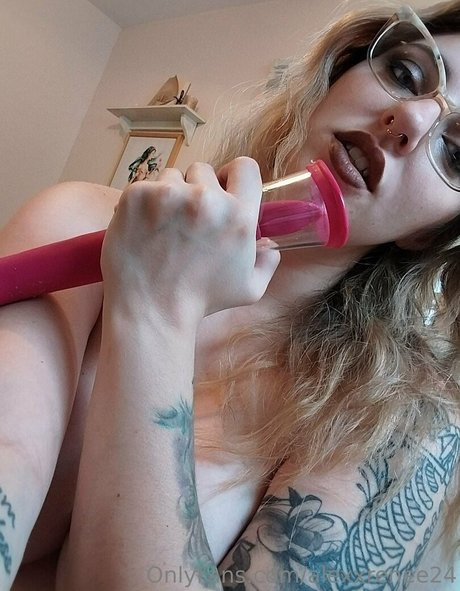 alexxrenee24 exclusive pornstar archive