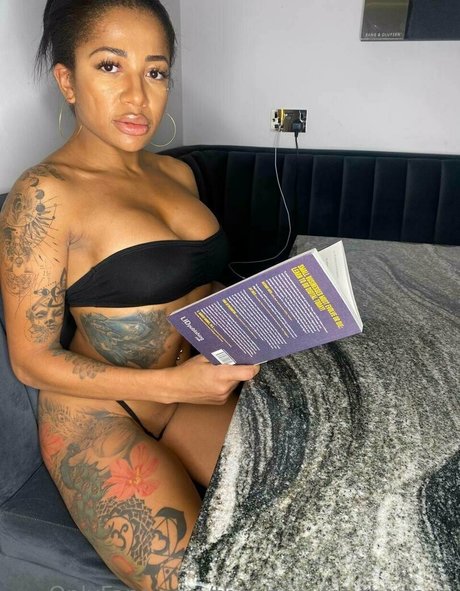 kikiluxxxe pornstar hd photos