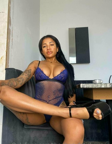 kikiluxxxe naked star photo