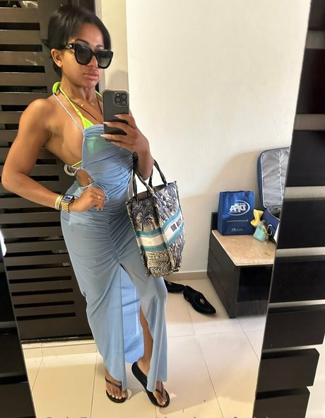 kikiluxxxe model hot gallery