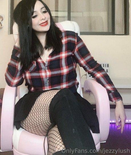 Jezzylush pornstar erotic pics