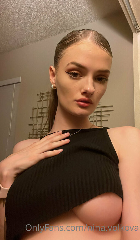 nina volkova model top images