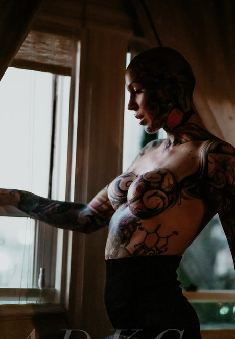 cignosuicide beautiful actress img