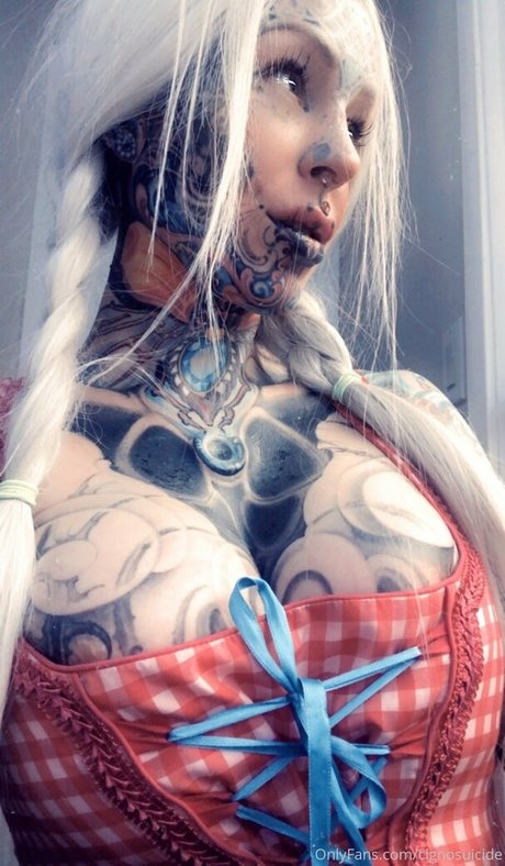cignosuicide star hot pics