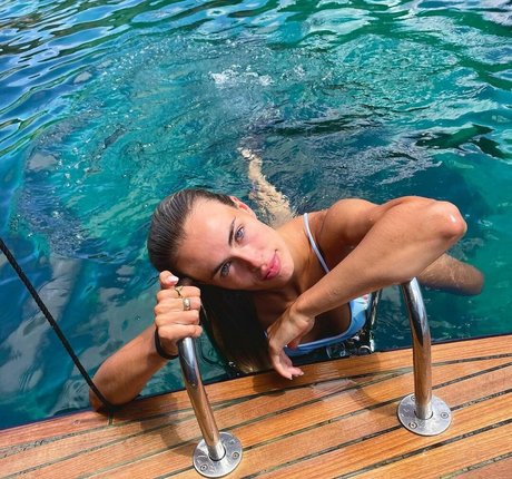 chubby kitty onlyfans sexy nude images