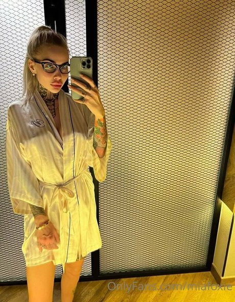 miafoxie model porn galleries