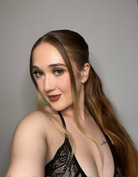 selfcarewithchloe beautiful model pics