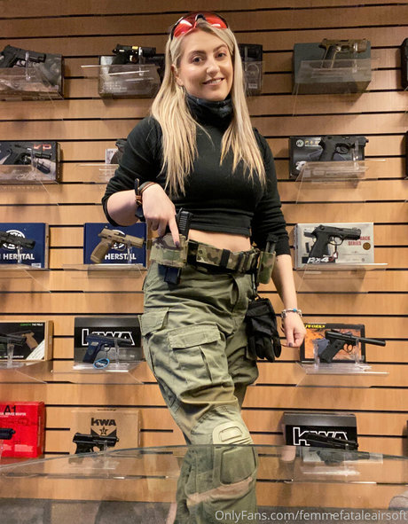 Femmefataleairsoft model nice picture