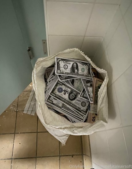 Femmefataleairsoft naked model pictures