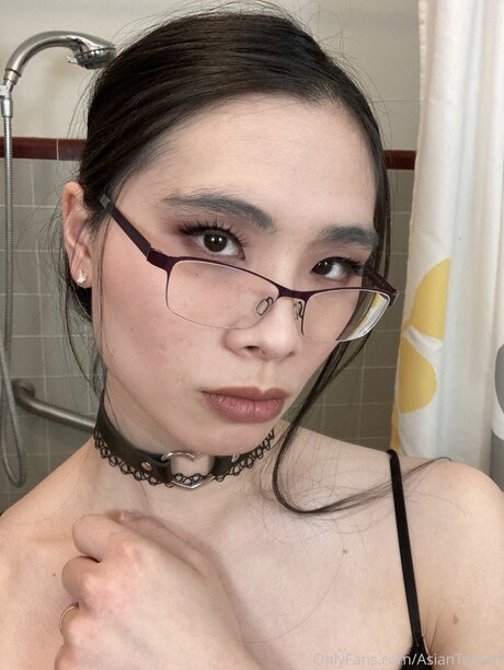 Camellia Wu model perfect pics