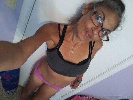 Beach Chick 321 nudes model pic
