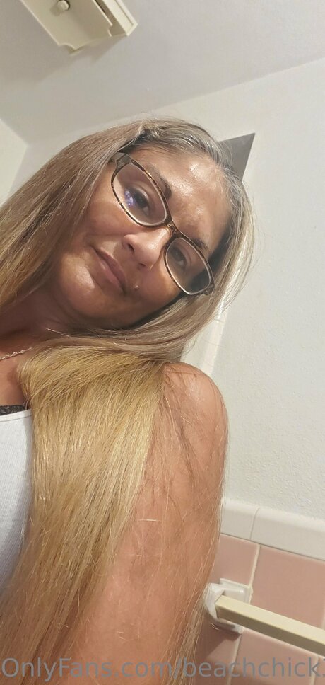 Beach Chick 321 hot star archive