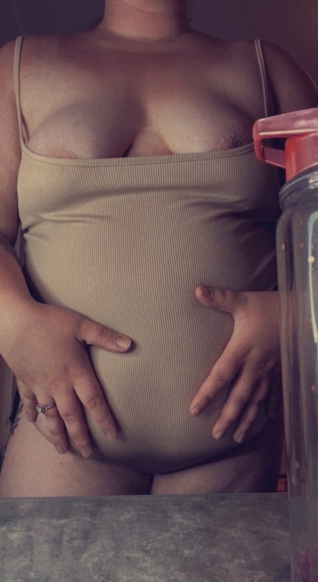 Bellyphoto110xo_ star sexy photos