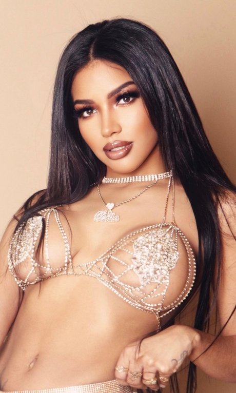 Belllaaa lovee hd star pic