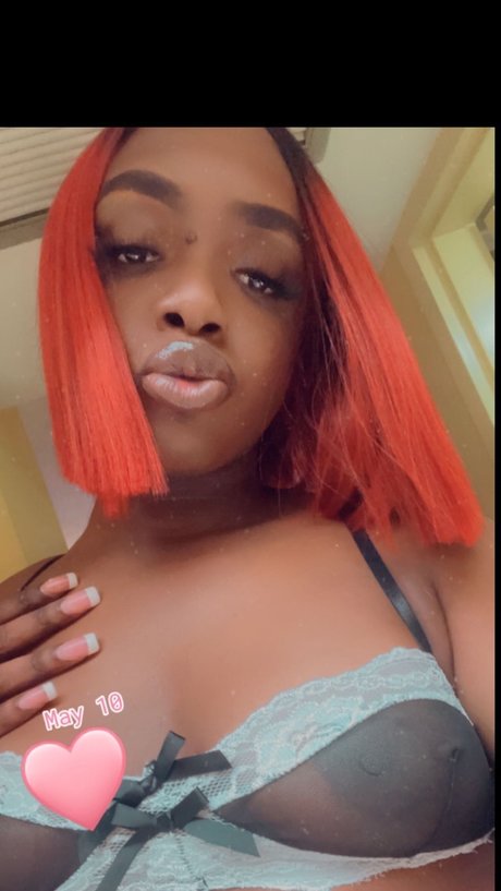 _MilanCreams_ porn model photo