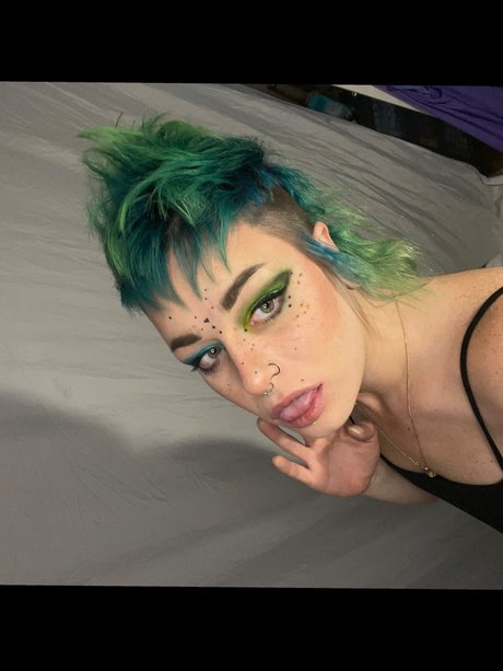 Mikitty_ star nude archive