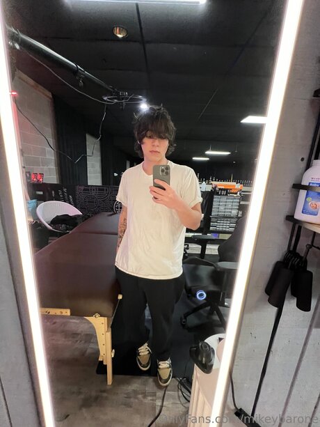 MIKEY_ pornographic model img