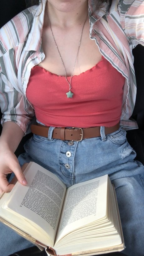 Charlotte Cox model beautiful image