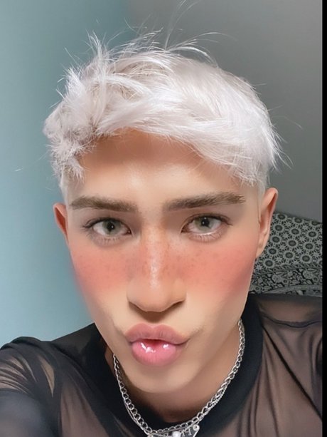 Ander Wolfe FREE_ erotic star photo