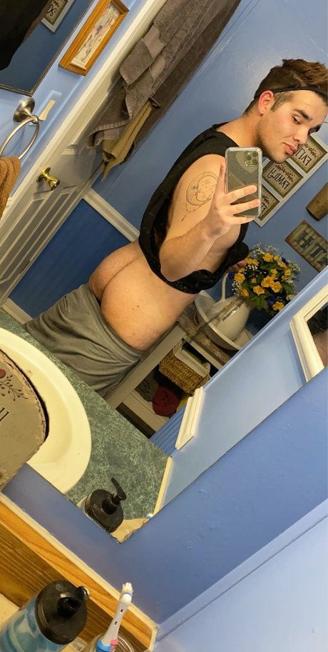 AndrewR star pornographic pics