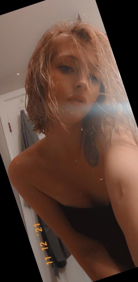 MILKMONEY nudes model galleries