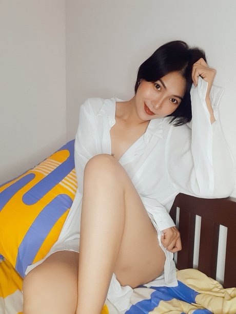 Yuri naked model pics