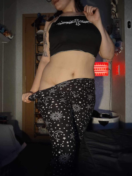 Mily May model hot pic