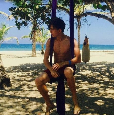 MARCEL ANDREI HUDI IAN perfect star image