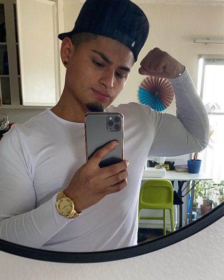 Roger Cruz star xxx pics