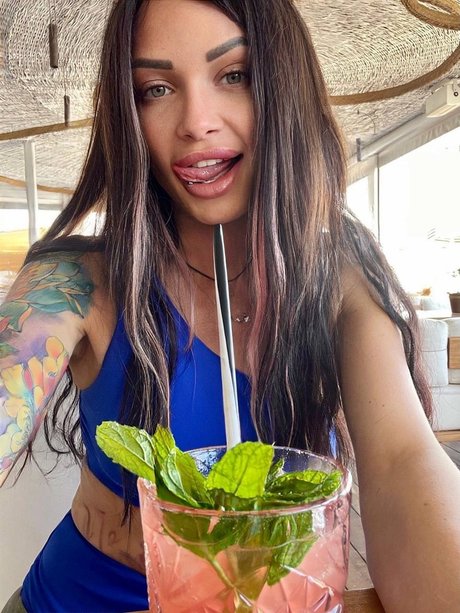 Carolina Cakes art pornstar pics